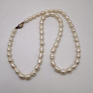 19" genuine freshwater pearl necklace with gold tone lobster clasp!